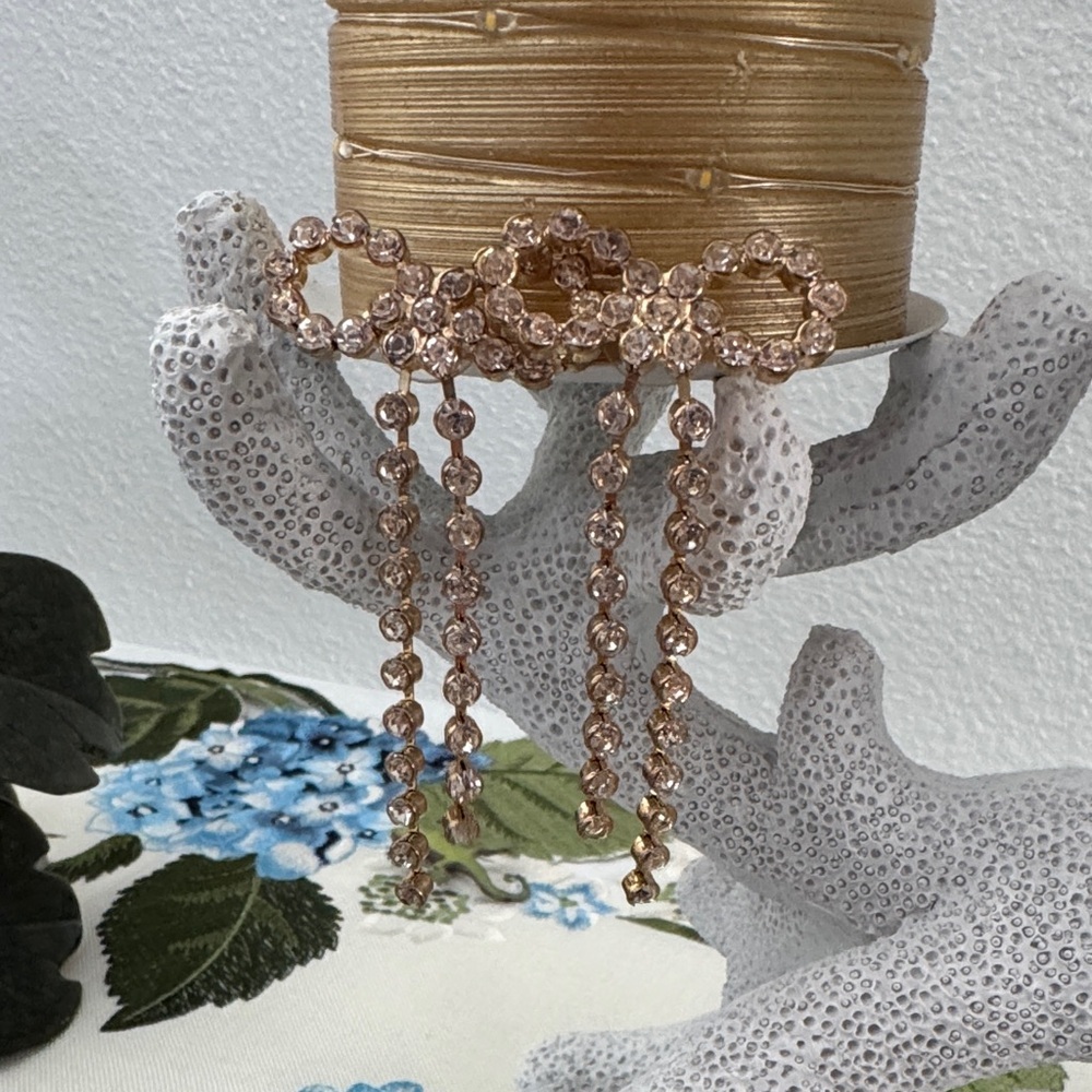 Elegant Gold Bow Earrings - Picture 3 of 4